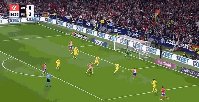 1710714839661070621.gif 萨乌尔打偏.gif