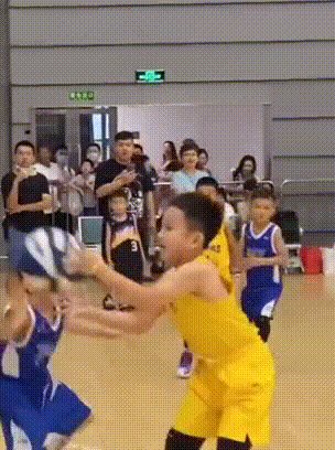 开云体育app下载-库里全网寻人！当我们模仿库里 究竟应该学习什么？