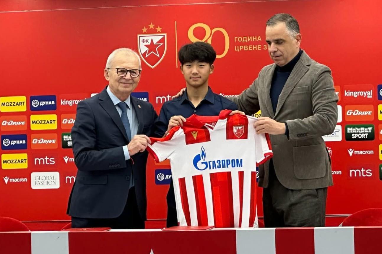 开云体育登录入口-足球报：万项3月将参加国少集训，之后也会提前归队备战亚少赛