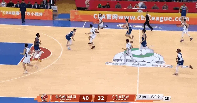 开云体育登录入口-崔永熙一条龙试图隔扣米奇被封盖，后者砍下23分6篮板2抢断3盖帽