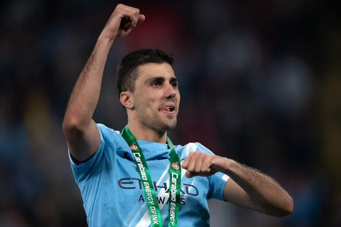 开云体育app下载-跟队：曼城相信罗德里会再留几年；将签右后卫当努内斯替补